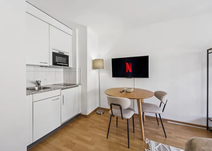 Stylish In - Crown 11